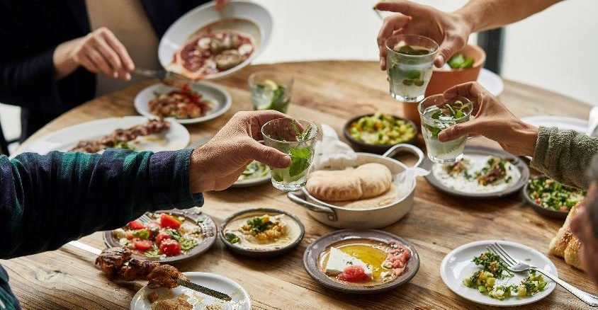 אוכל ישראלי משובח במסעדת ההאחים. צילום מסך