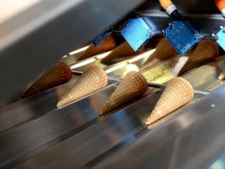קו ייצור גביעי גלידה ללא גלוטן של גילרו. צילום: אפרת אשל